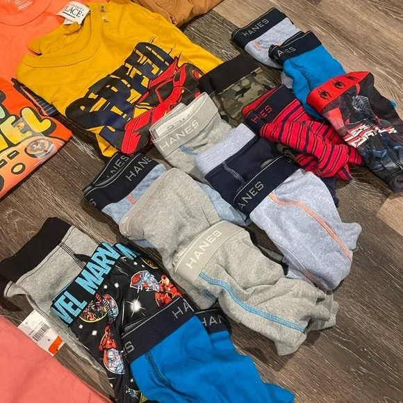Boys Sizes 6 and 6/7 Lot of  50 PCs !!!!! New With Tags Tommy Bahama Gap Oldnavy - Picture 4 of 6